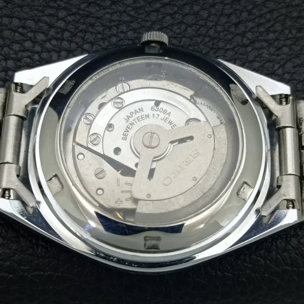 Vintage 1982 Seiko Automatic Mens Silver Watch W/daydate & Silver accents